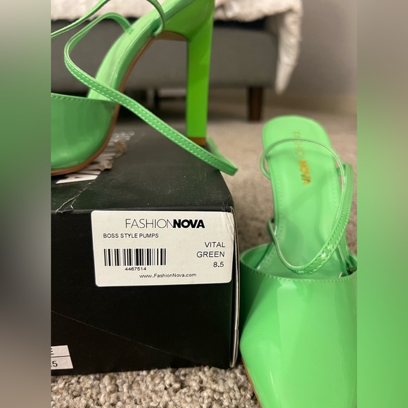 Bought and never wore! - Picture 2 of 3